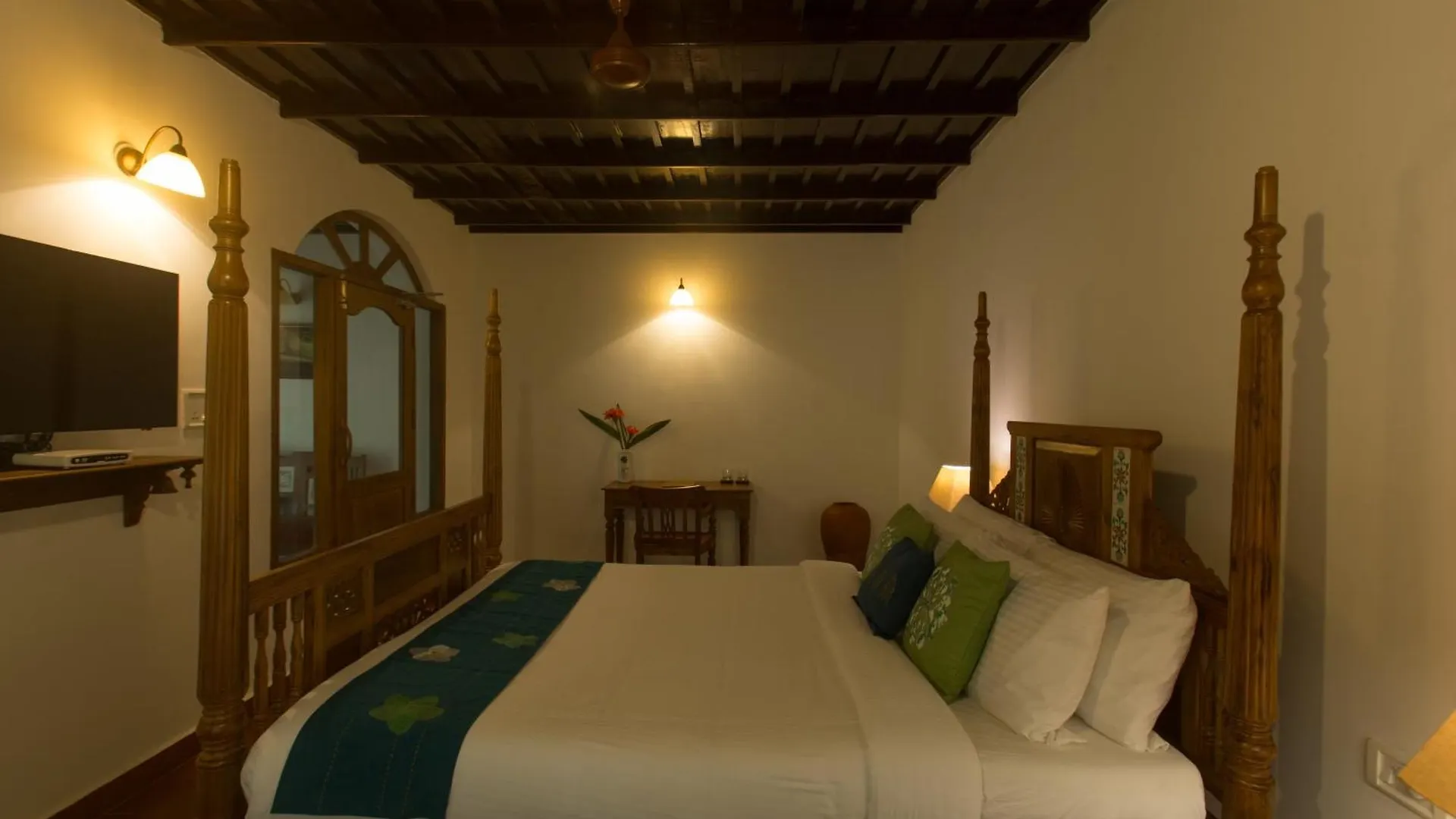 Palmgrove Lake Resort Alappuzha