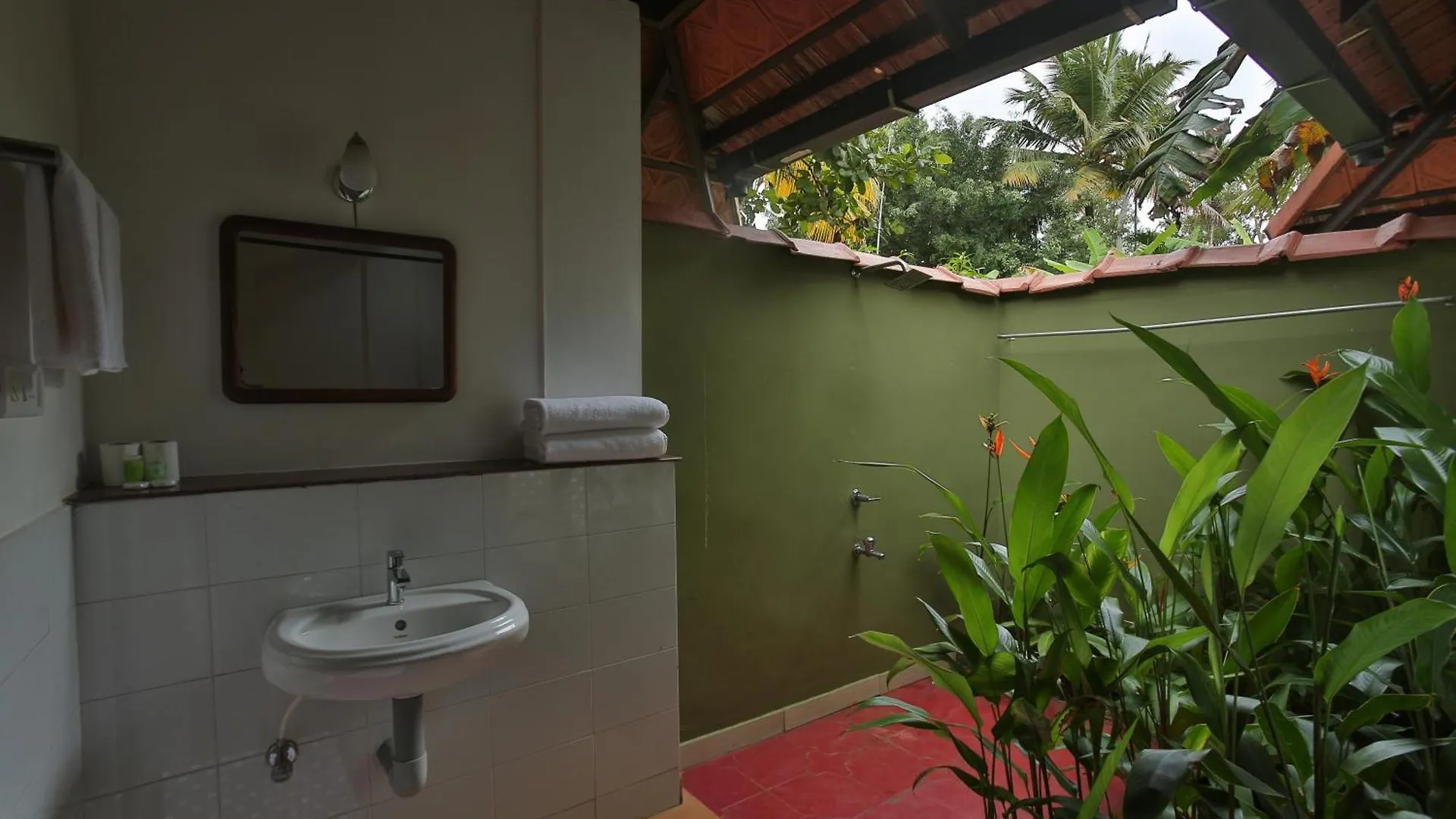 Palmgrove Lake Resort Alappuzha 4*,  Indie