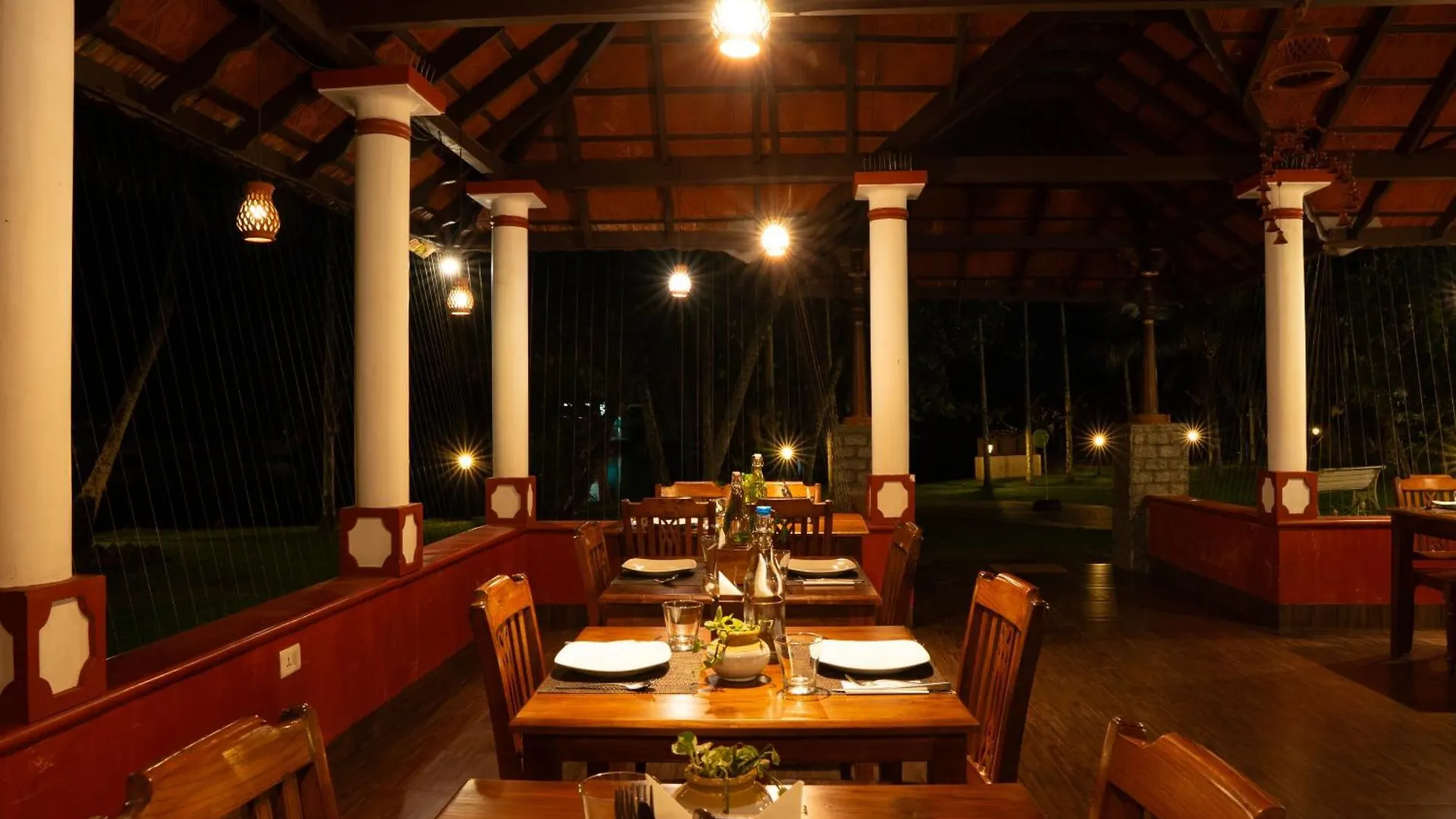 Palmgrove Lake Resort Alappuzha