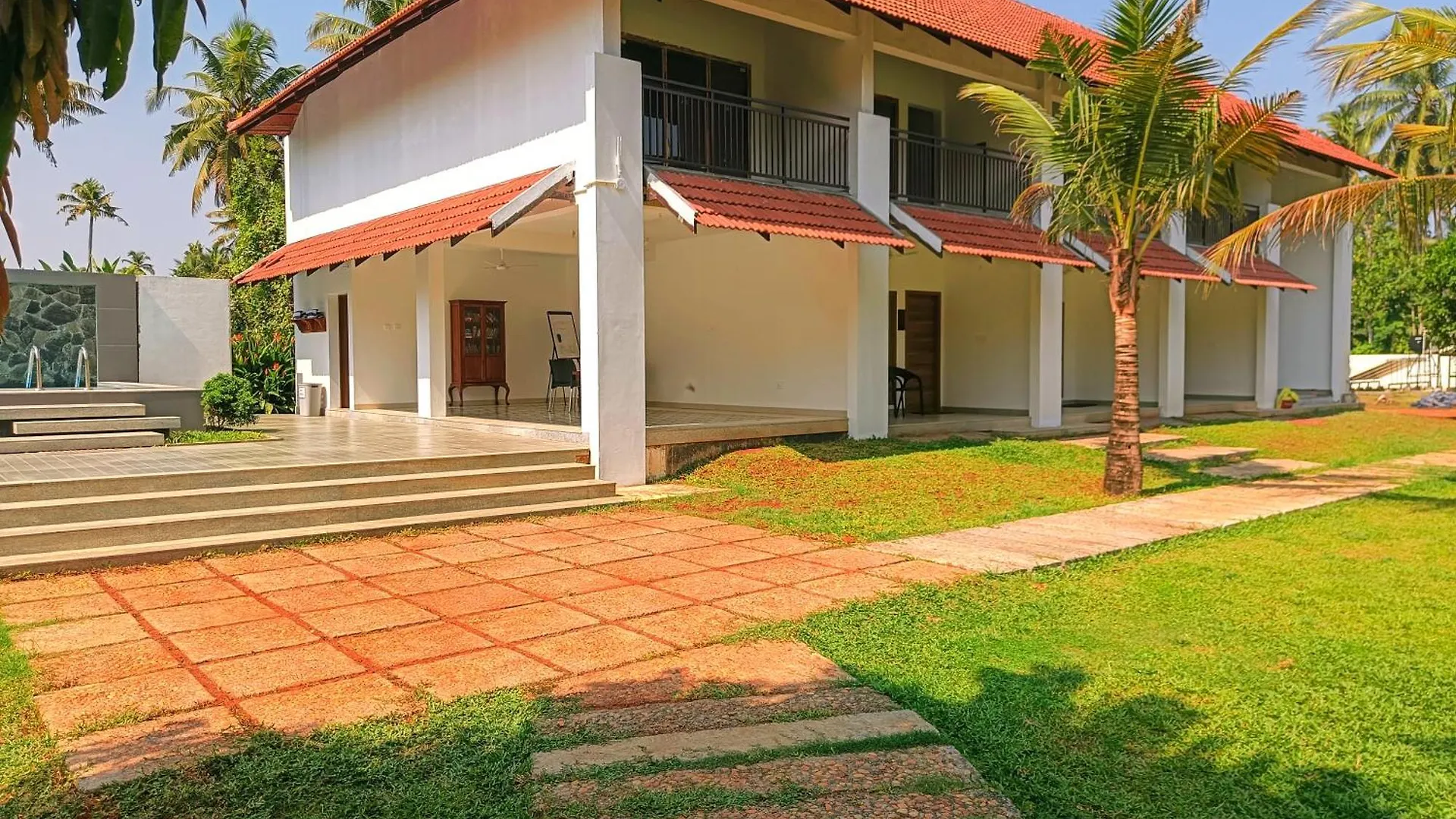 ****  Palmgrove Lake Resort Alappuzha Indie
